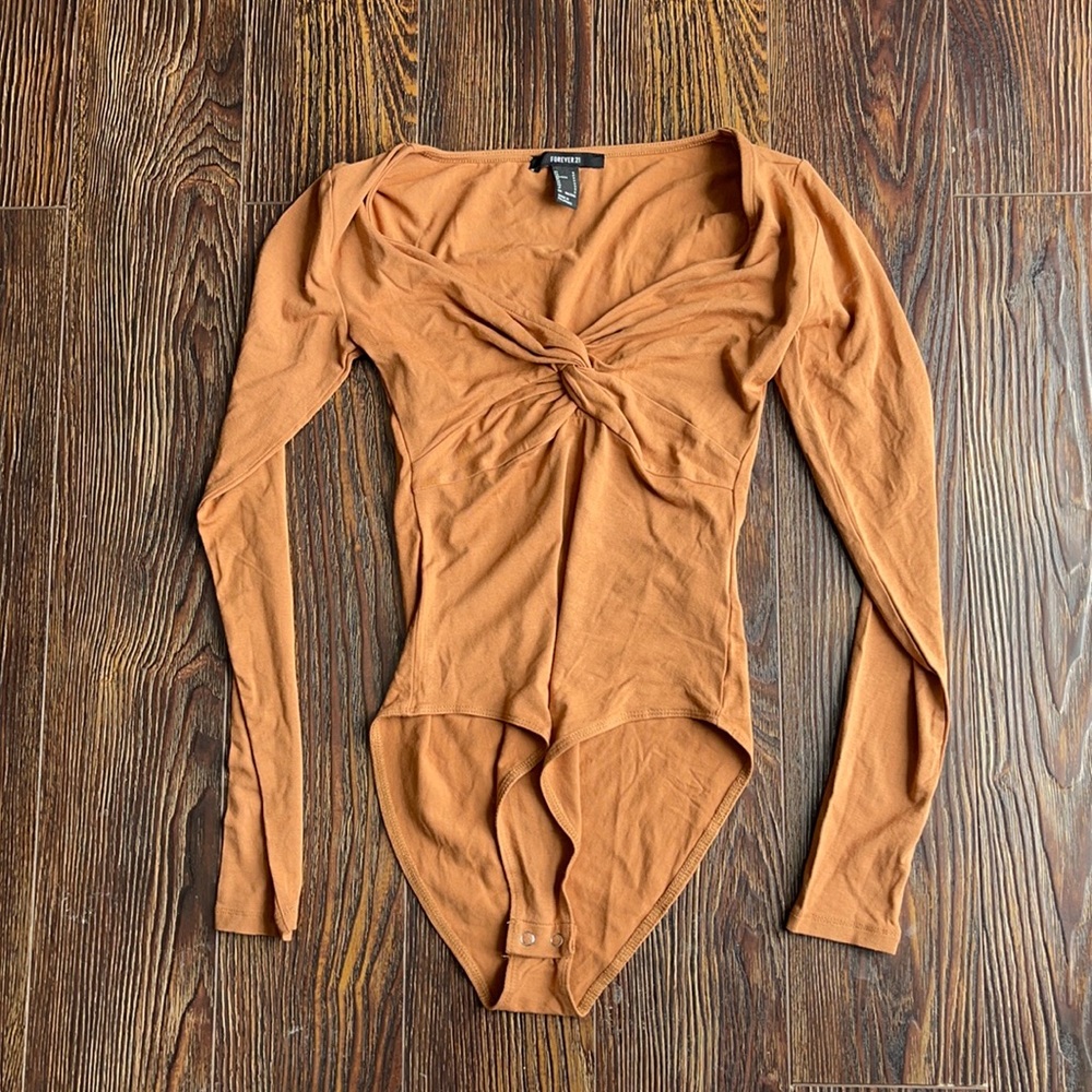 Super cute Forever 21 body suit size S.